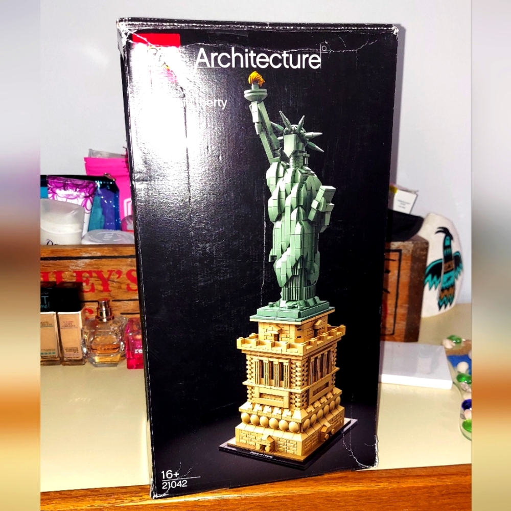 lego statue of liberty 21042